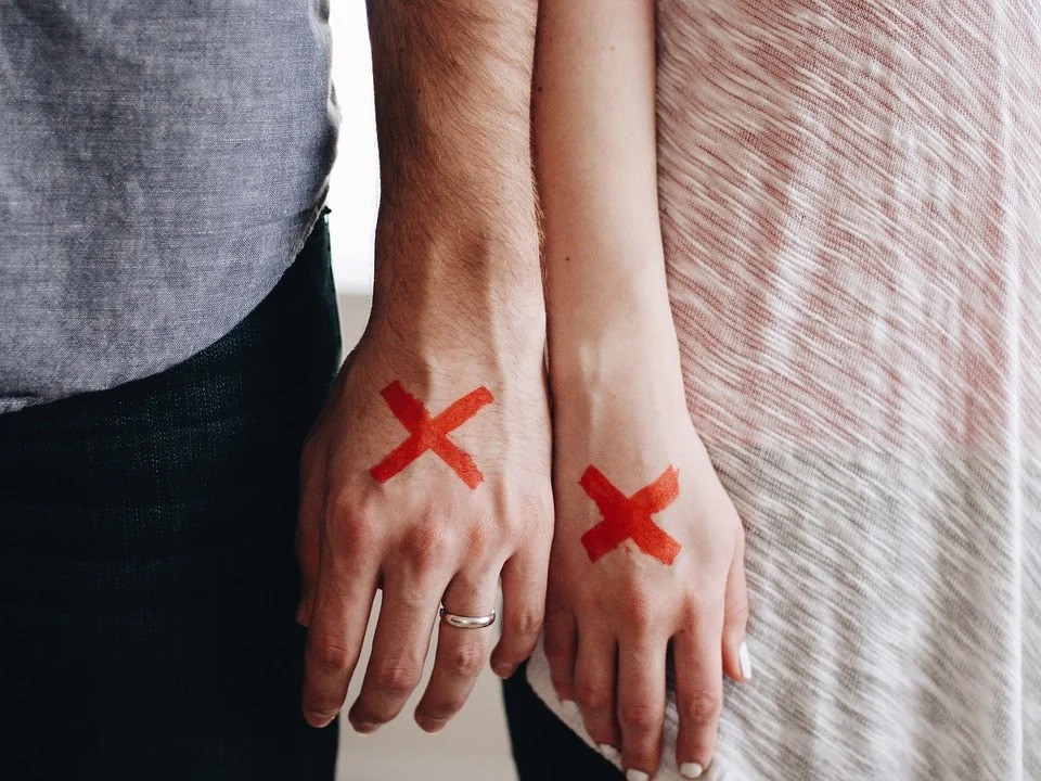 7 Comments to Avoid When your Friend is Divorcing a Narcissist